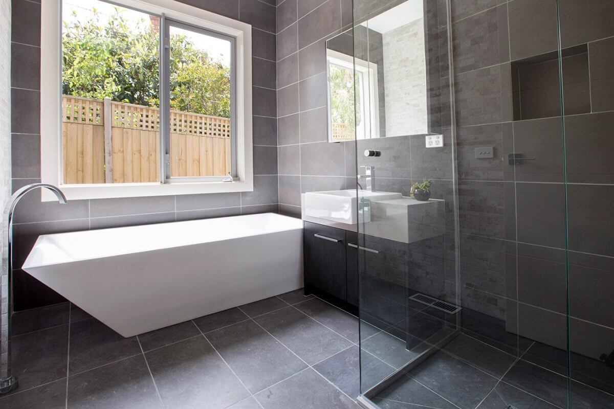 Factors To Consider When Selecting A Bathtub Material In 2020