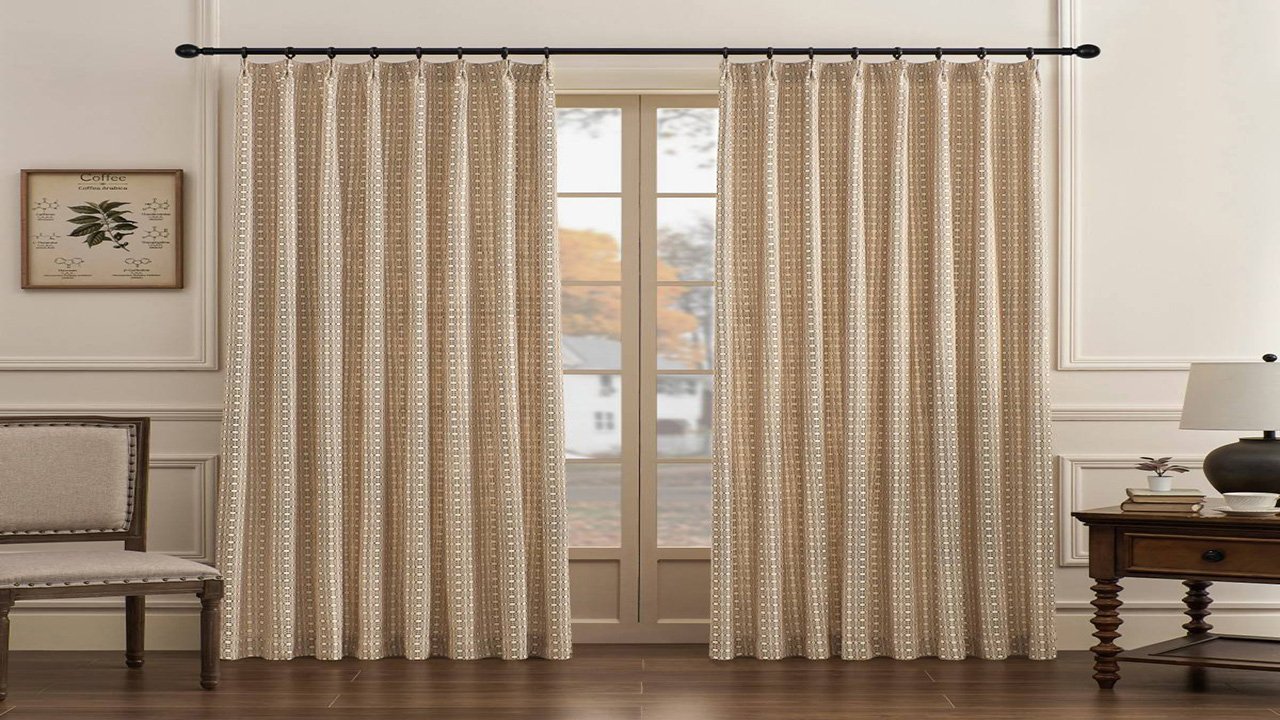 The Best Color Combinations for Striped Curtains in Your Home